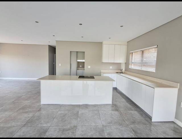 3 BEDROOM HOUSE FOR SALE IN PALM LAKES ESTATE